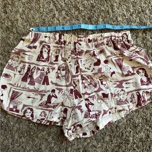 Reformation comic girl print pull on shorts in xs